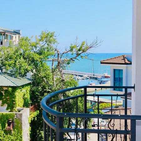 Apartamento “централ” /