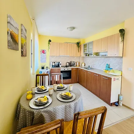 Apartamento “централ” / *